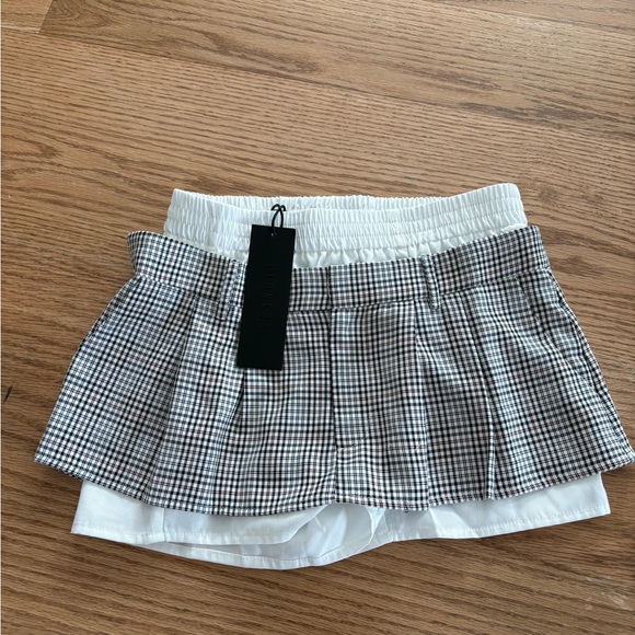 Lioness skirt with shorts underneath - Picture 1 of 7